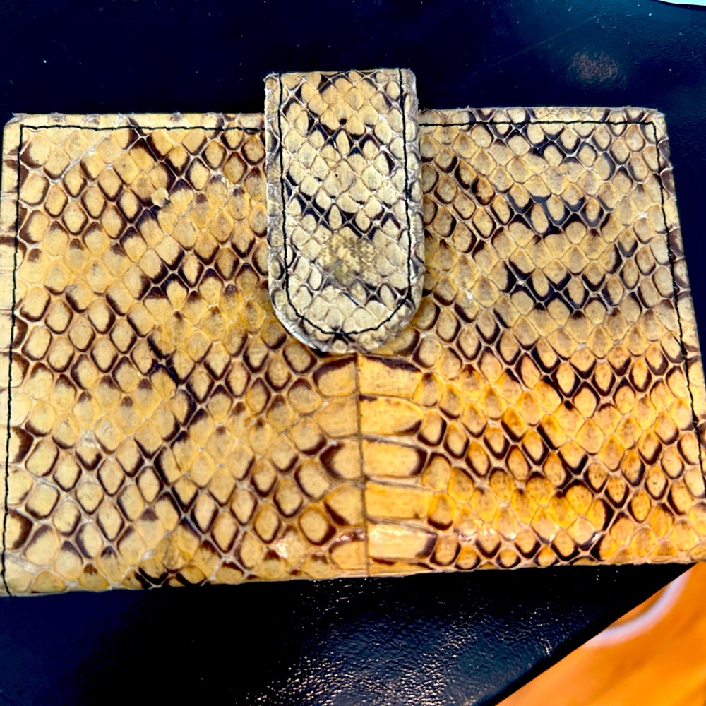 Genuine Snakeskin vintage wallet. EUC, 4.5”X 3”